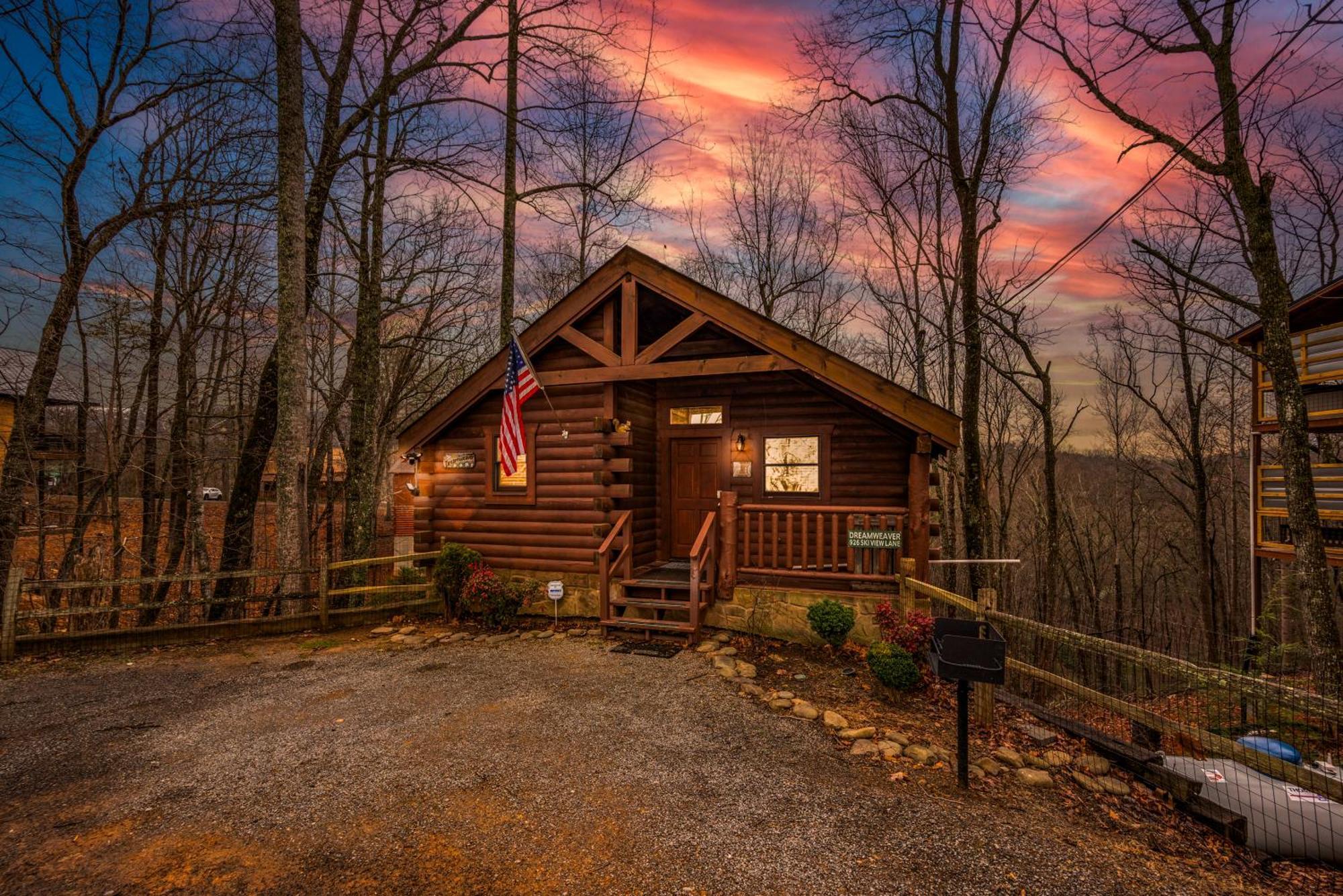 Log Cabin, Hot Tub, Fireplace, Pool Table & Views! Сев'єрвілл Екстер'єр фото