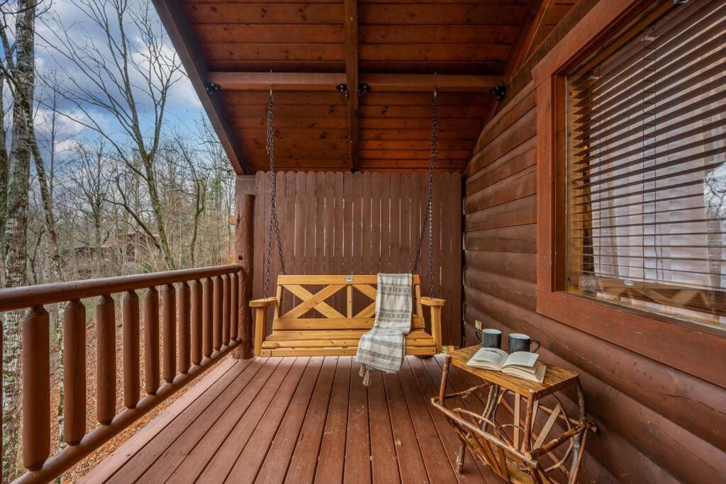 Log Cabin, Hot Tub, Fireplace, Pool Table & Views! Сев'єрвілл Екстер'єр фото