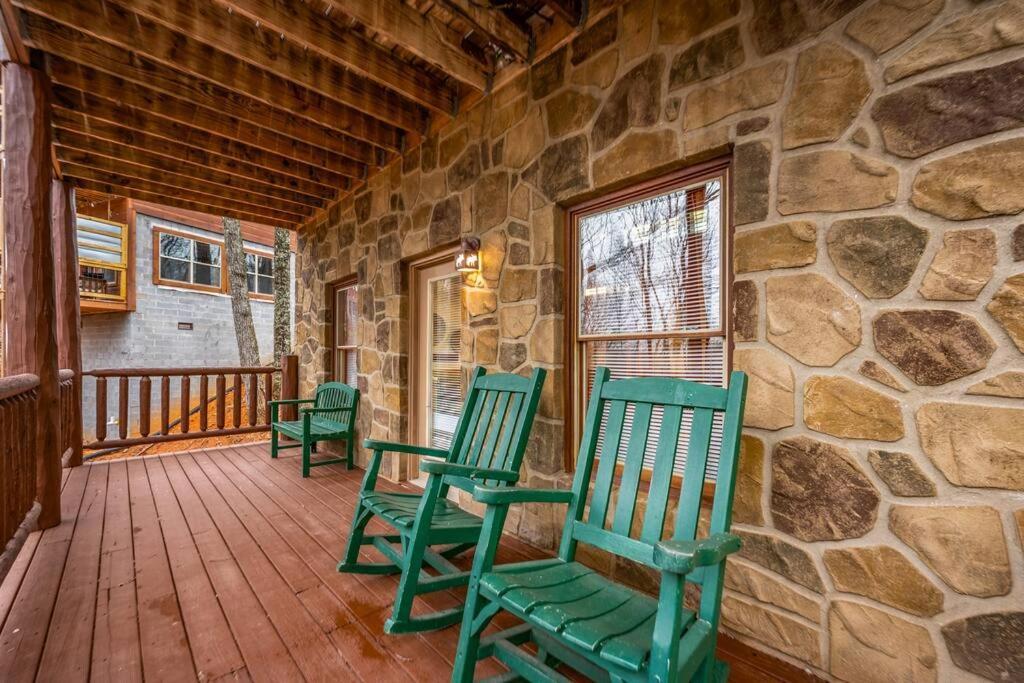 Log Cabin, Hot Tub, Fireplace, Pool Table & Views! Сев'єрвілл Екстер'єр фото