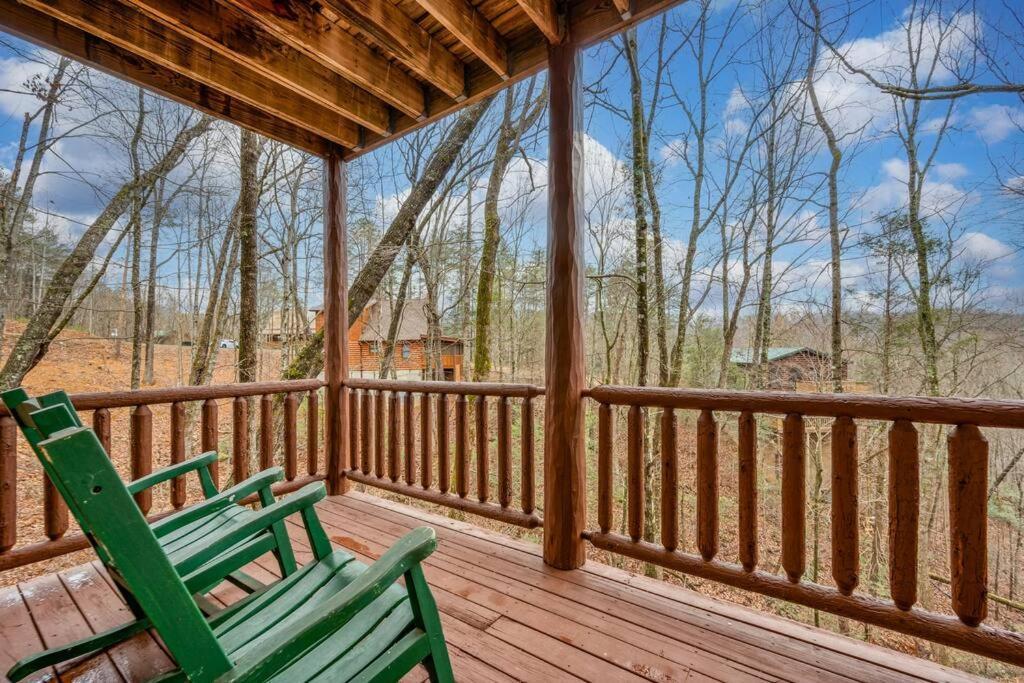 Log Cabin, Hot Tub, Fireplace, Pool Table & Views! Сев'єрвілл Екстер'єр фото